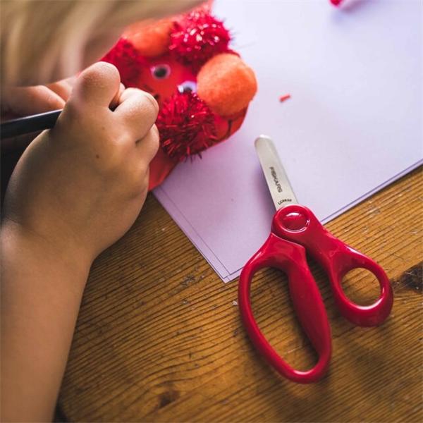Fiskars Kinderschere 13cm rot 6+